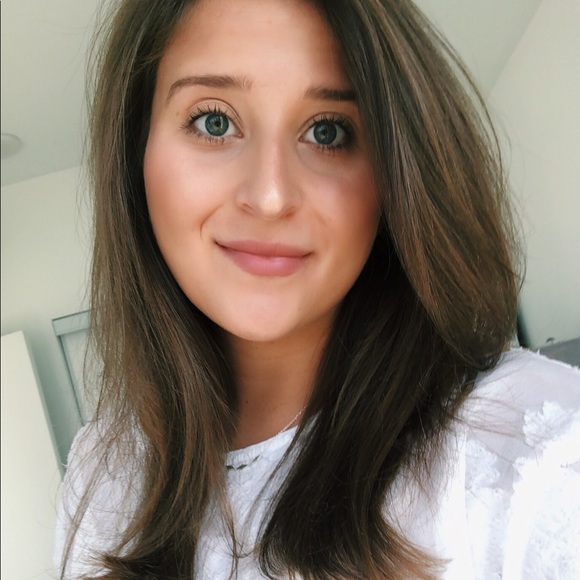 Meet your Posher, Emily - Picture 1 of 1